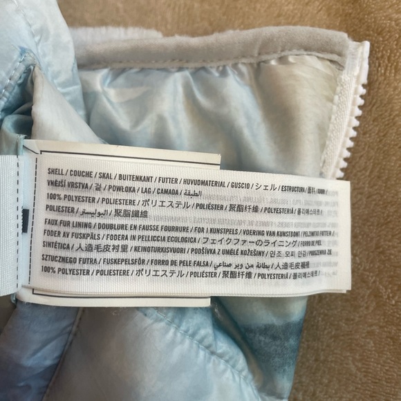 Abercrombie Kids Reversible Zip Toddler Puffer Coat - Size 5/6 - Picture 14 of 14